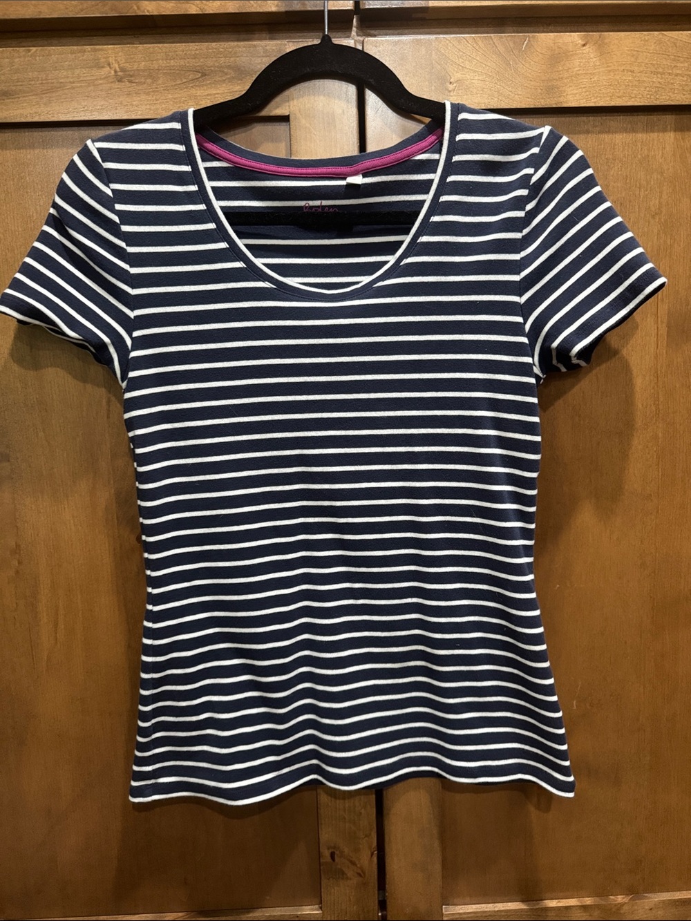 Boden women’s Classic Navy & White Striped Scoop Neck Tee size medium